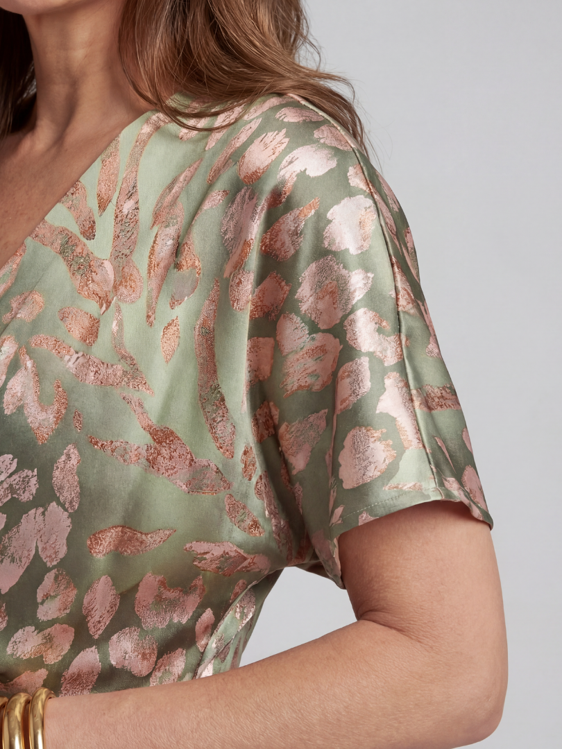 Abstract Print Midi Dress with V Neckline and Twisted Waist