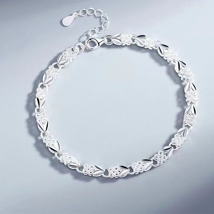 Delicate Luminous Bracelet Elegant Everyday Comfort