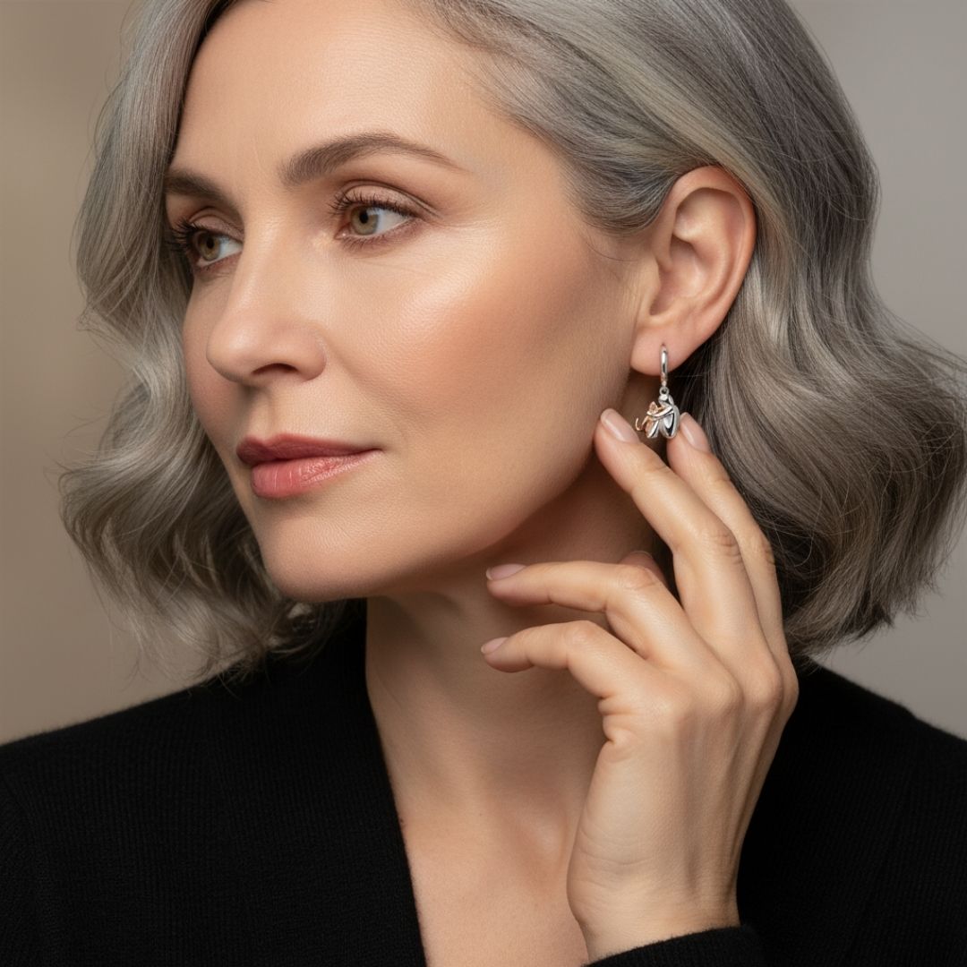 Cat Icon Earrings with Round Clasp