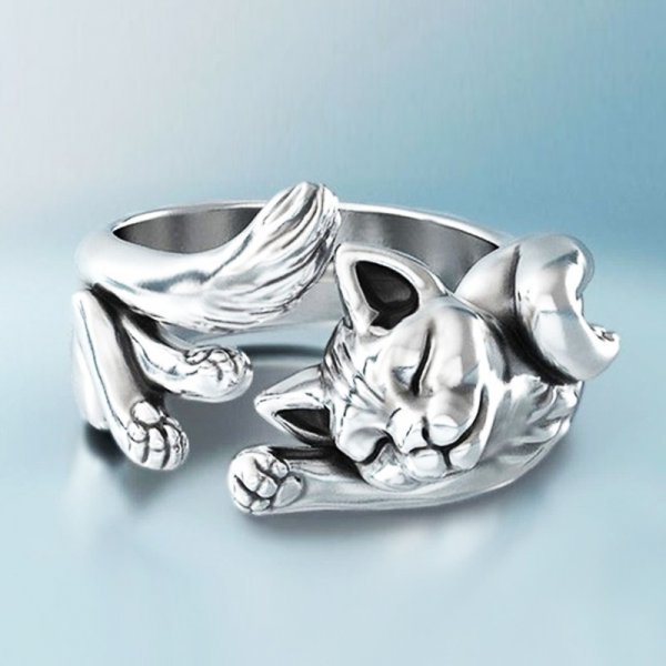 Vintage Ring with Cat Motif