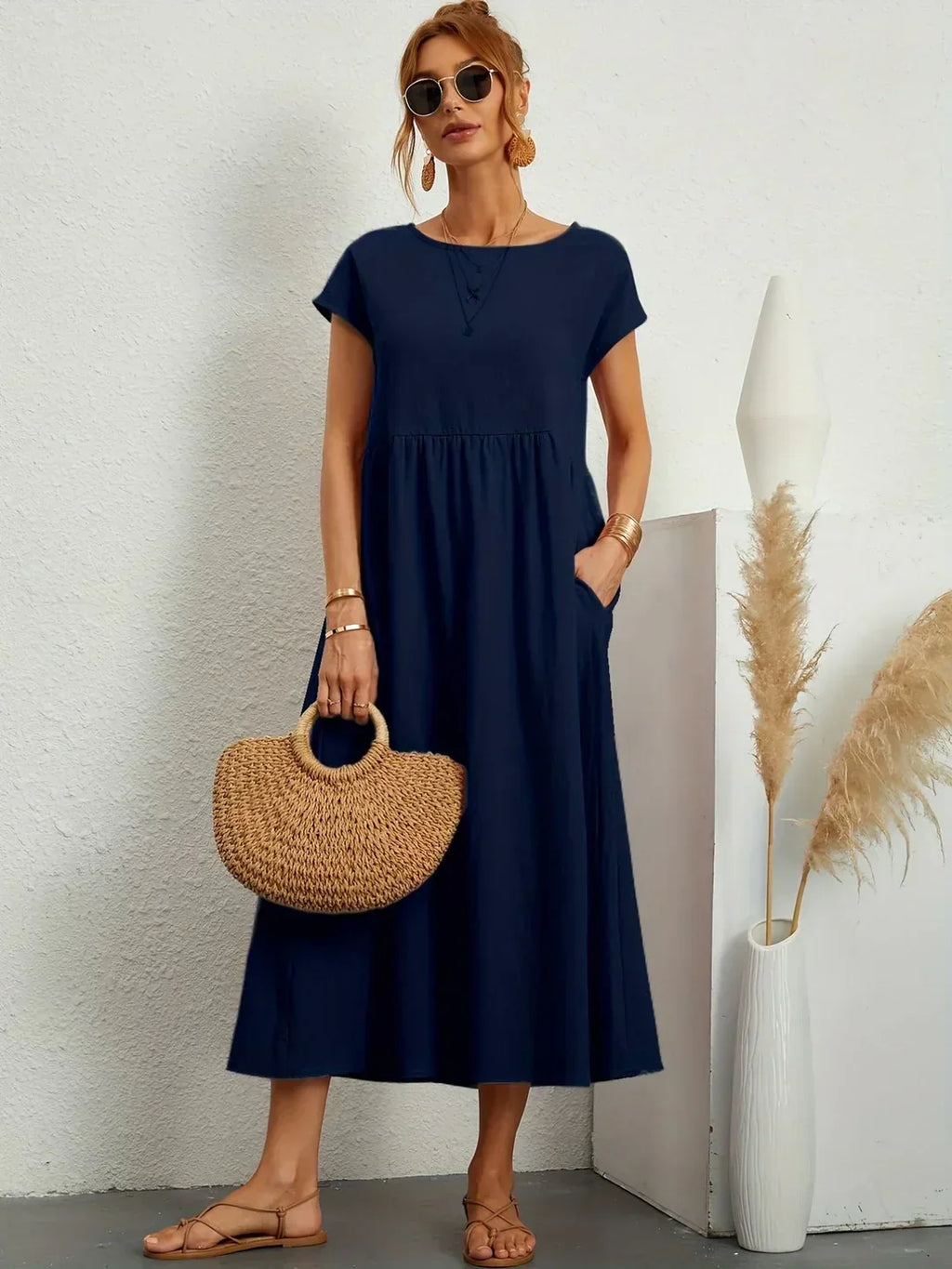 Flowy Midi Dress Timeless Elegance - Gabrielle