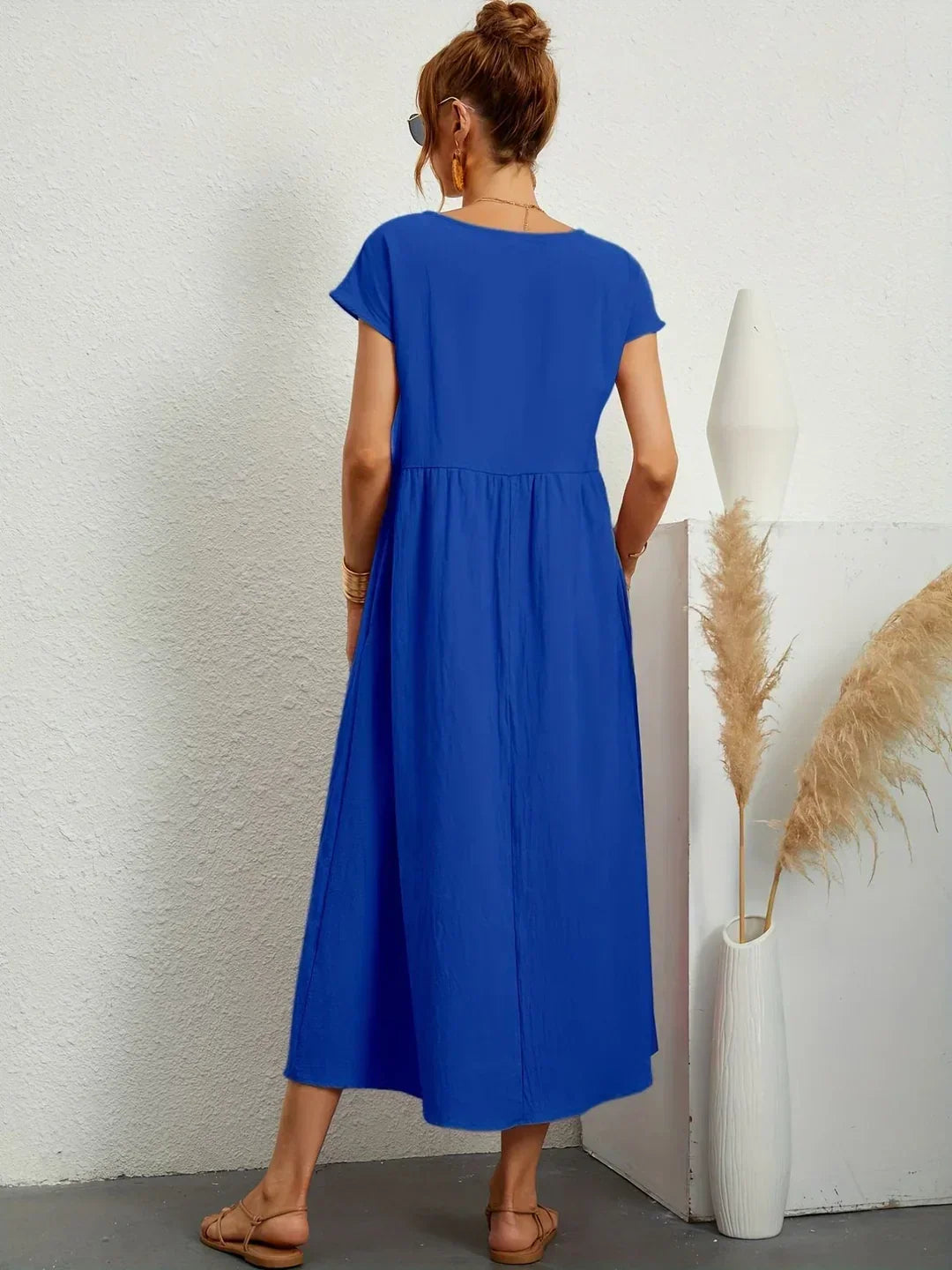 Flowy Midi Dress Timeless Elegance - Gabrielle