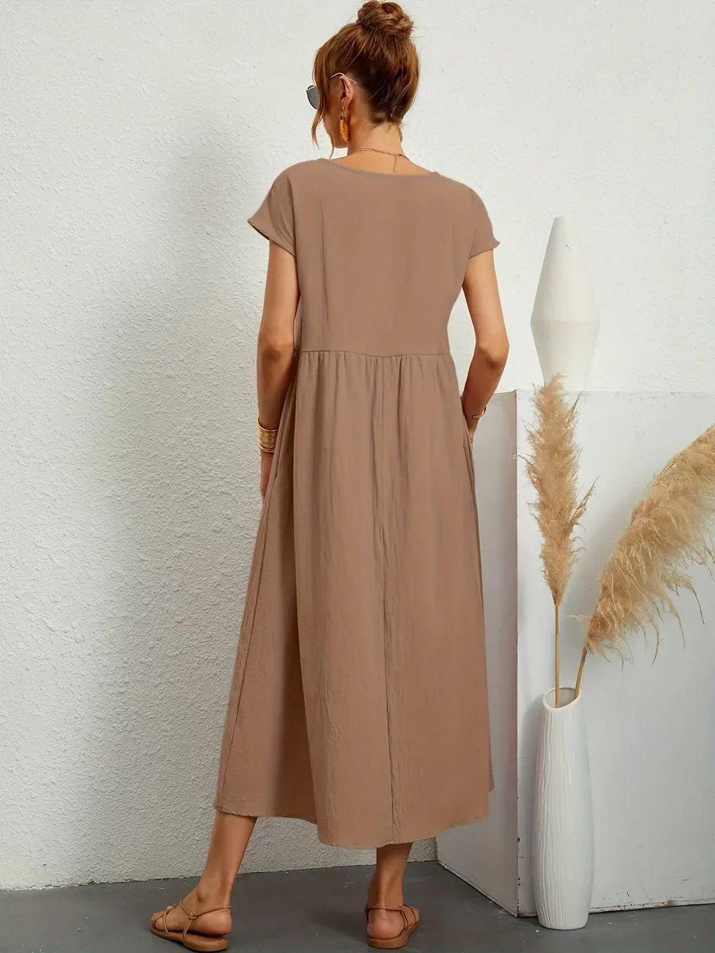 Flowy Midi Dress Timeless Elegance - Gabrielle