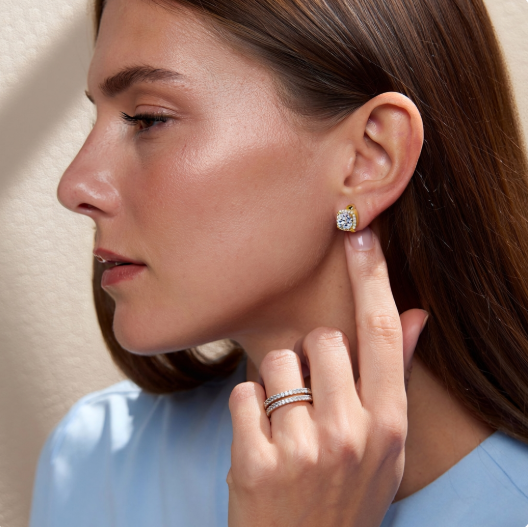 Luminous Earrings for Everyday Elegance