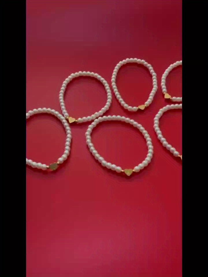 Chic Bracelet with Heart Initial A to Z
