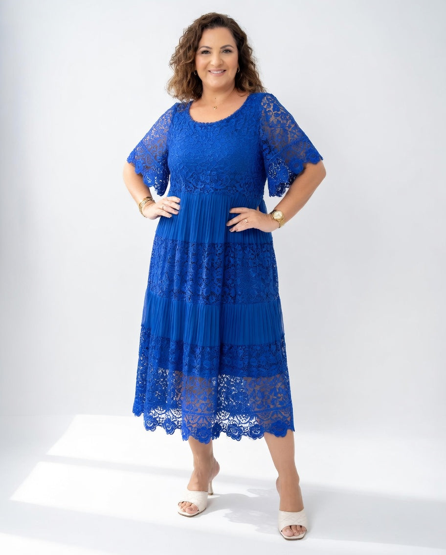Elegant Midi Dress with Delicate Lace